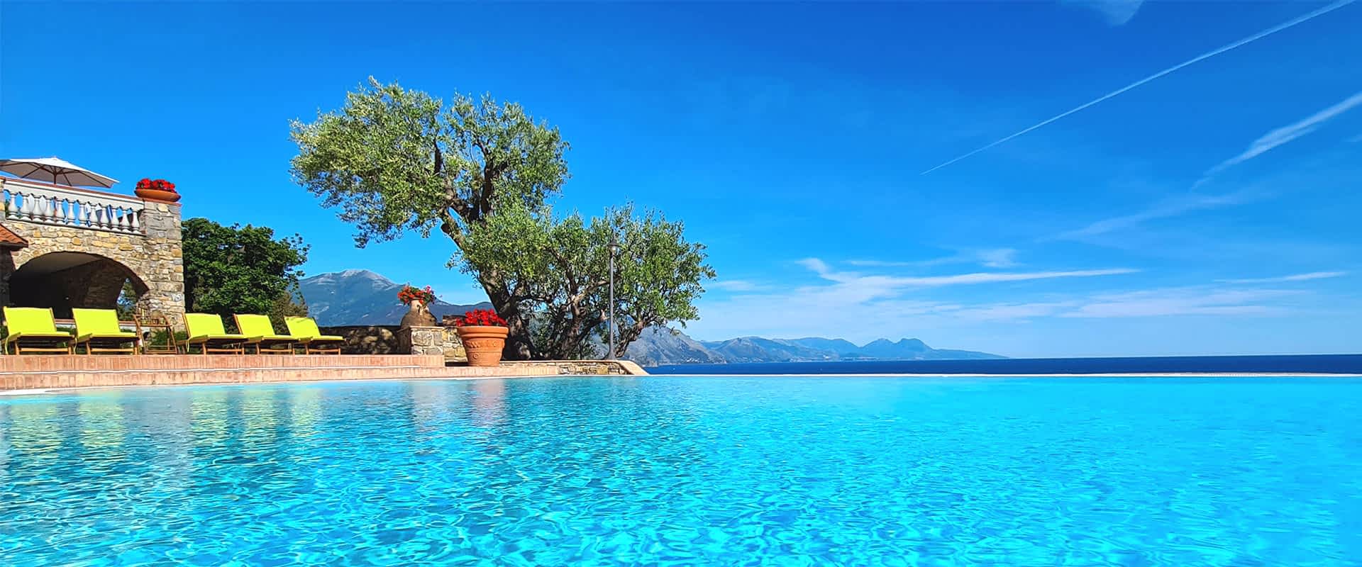 villa piscina con vista mare cilento maratea